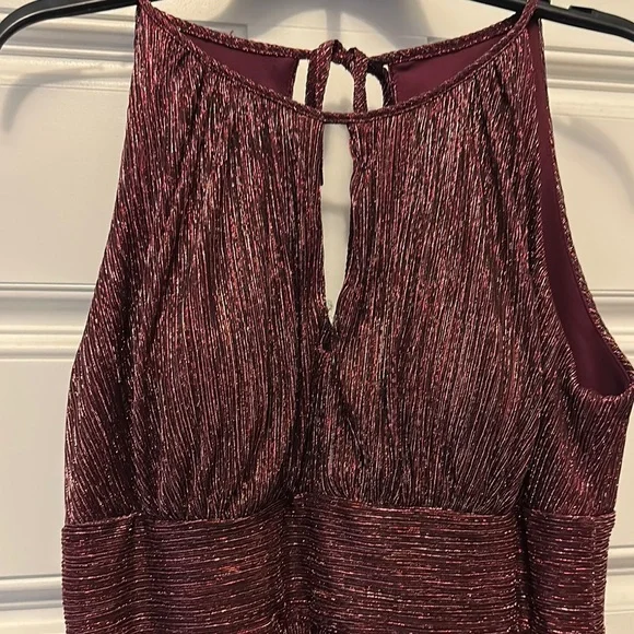 R & M Richards Burgundy gown - Picture 3 of 9